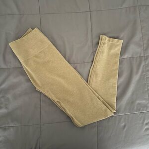 Alphalete Amplify Leggings In NOT GOLD